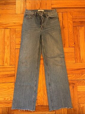 Abercrombie & Fitch Wide-Leg Jeans in Medium Blue Wash